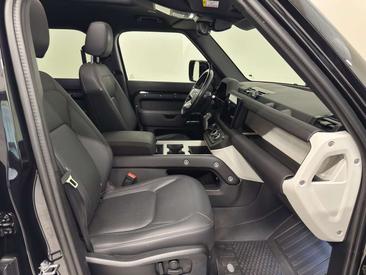 Land Rover Defender 110 X-Dynamic SE AWD Auto. 3.0D I6 200 — photo 3