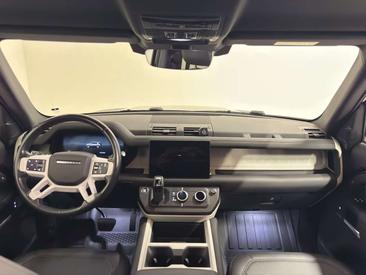 Land Rover Defender 110 X-Dynamic SE AWD Auto. 3.0D I6 200 — photo 4