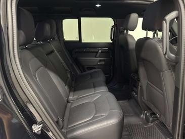Land Rover Defender 110 X-Dynamic SE AWD Auto. 3.0D I6 200 — photo 5