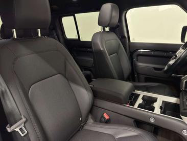 Land Rover Defender 110 X-Dynamic SE AWD Auto. 3.0D I6 200 — photo 12