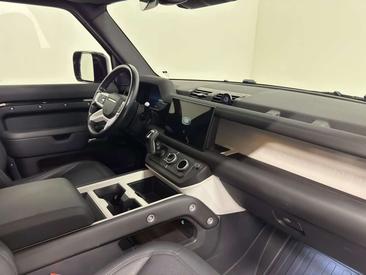 Land Rover Defender 110 X-Dynamic SE AWD Auto. 3.0D I6 200 — photo 13