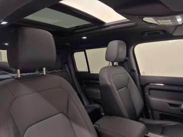 Land Rover Defender 110 X-Dynamic SE AWD Auto. 3.0D I6 200 — photo 14