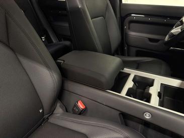 Land Rover Defender 110 X-Dynamic SE AWD Auto. 3.0D I6 200 — photo 16