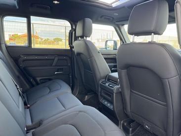 Land Rover Defender 110 D250 AWD Auto X-Dynamic SE — photo 18