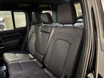Land Rover Defender 110 X-Dynamic SE AWD Auto. 3.0D I6 200 — photo 20
