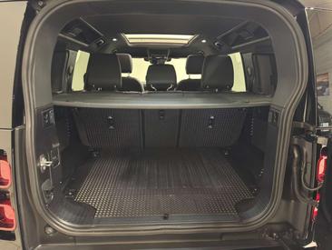 Land Rover Defender 110 X-Dynamic SE AWD Auto. 3.0D I6 200 — photo 22