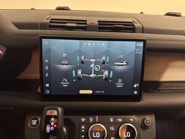 Land Rover Defender 110 X-Dynamic SE AWD Auto. 3.0D I6 200 — photo 37