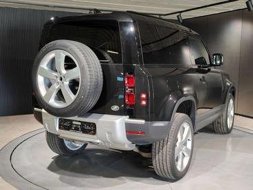 Land Rover Defender 90 D250 TOIT OUVRANT CARPLAY CAMERA 360 CUIR Noir — photo 2