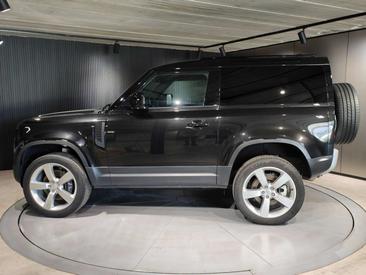 Land Rover Defender 90 D250 TOIT OUVRANT CARPLAY CAMERA 360 CUIR Noir — photo 4