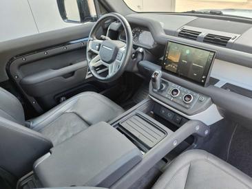 Land Rover Defender 90 D250 TOIT OUVRANT CARPLAY CAMERA 360 CUIR Noir — photo 7