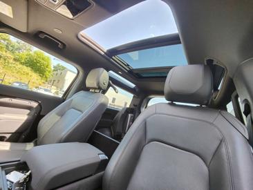 Land Rover Defender 90 D250 TOIT OUVRANT CARPLAY CAMERA 360 CUIR Noir — photo 10