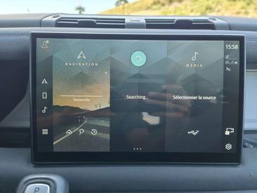 Land Rover Defender 90 D250 TOIT OUVRANT CARPLAY CAMERA 360 CUIR Noir — photo 15