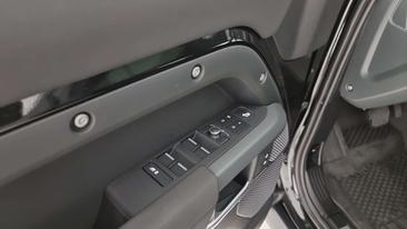Land Rover Defender 110 X-Dynamic SE Awd 3.0d I6 Mhev 300cv Auto — photo 22