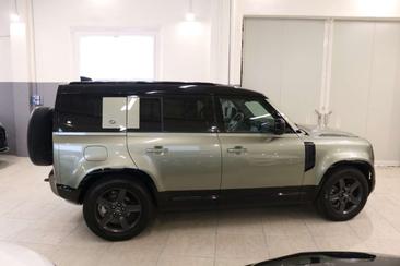 Land Rover Defender 110 X-Dynamic SE 7 POSTI 3.0D I6 250 CV AWD — photo 7