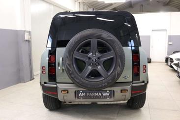 Land Rover Defender 110 3.0D I6 250 CV AWD X-Dynamic SE 7 POSTI — photo 5