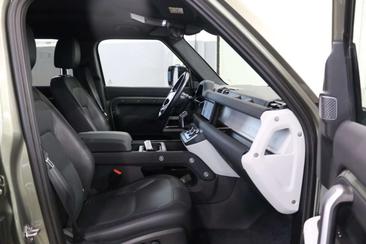 Land Rover Defender 110 3.0D I6 250 CV AWD X-Dynamic SE 7 POSTI — photo 17