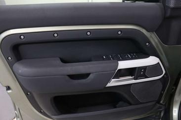 Land Rover Defender 110 3.0D I6 250 CV AWD X-Dynamic SE 7 POSTI — photo 24