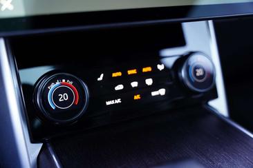 Land Rover Range Rover SV Head Up / Meridian Signature P 510 E — photo 22
