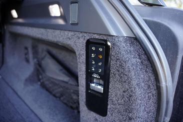 Land Rover Range Rover SV Head Up / Meridian Signature P 510 E — photo 32