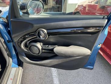Mini Hatch Cooper S — photo 27