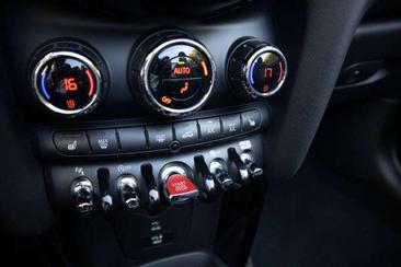 Mini Cabrio Sport Cooper S — photo 11