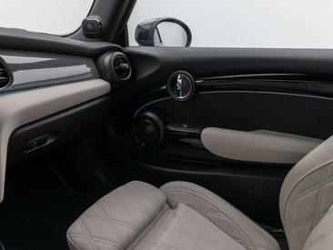 Mini Cabrio Yours Cooper S — photo 27