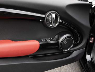 Mini Cabrio John Cooper Works — photo 24