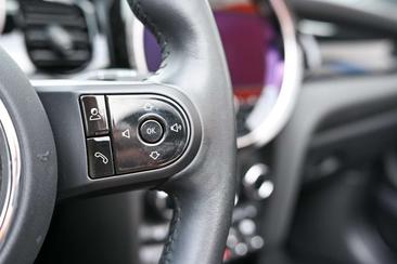 Mini Cabrio Classic Cooper — photo 28