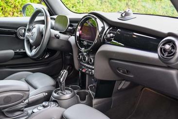 Mini Cabrio Classic Cooper — photo 35