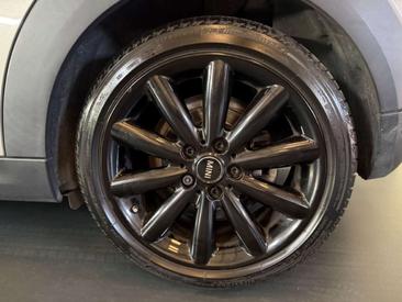 Mini Cooper S — photo 9