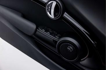 Mini Cabrio John Cooper Works — photo 33