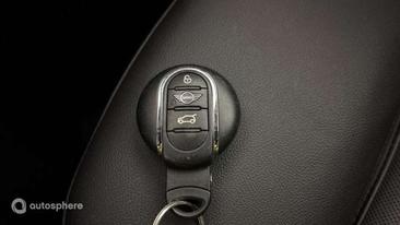 Mini Cooper E Camden — photo 16