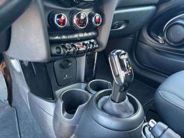 Mini Cabrio COOPER — photo 16