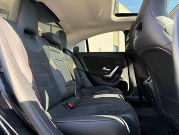 Mercedes CLA 200 Premium Plus — photo 9