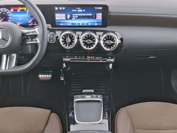 Mercedes CLA 200 AMG Line — photo 5
