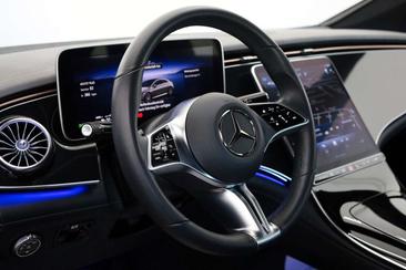 Mercedes EQE 300 — photo 15