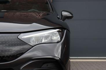 Mercedes EQE 300 AMG Line — photo 25