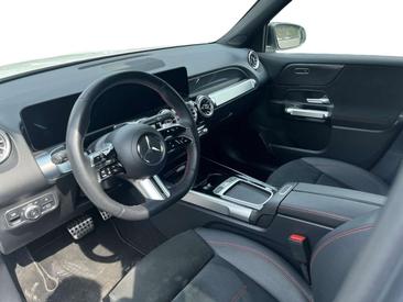 Mercedes GLB 180 Night Edition — photo 9