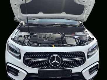 Mercedes GLB 180 Night Edition — photo 11