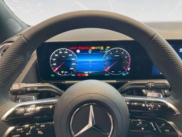 Mercedes GLA 250 AMG Line — photo 11