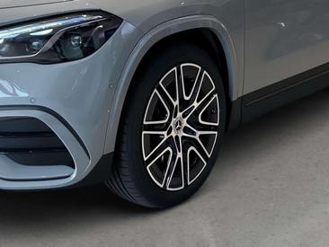 Mercedes GLA 250 AMG Line — photo 16