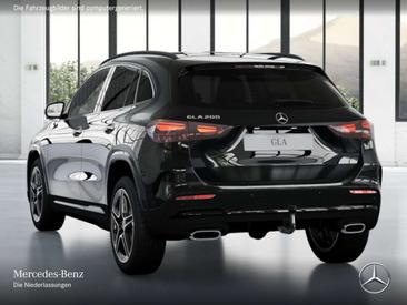 Mercedes GLA 200 Night Edition — photo 19