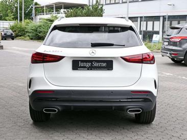 Mercedes GLA 250 AMG Line — photo 3