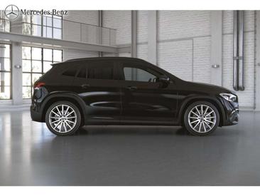Mercedes GLA 250 Night Edition — photo 5