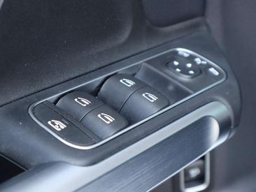 Mercedes EQB 250+ AMG Line — photo 15