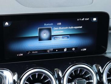 Mercedes EQB 250+ AMG Line — photo 24