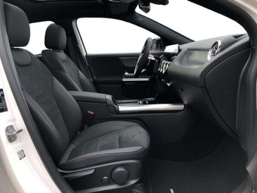 Mercedes GLA 200 Night Edition — photo 4