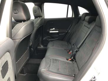 Mercedes GLA 200 Night Edition — photo 8