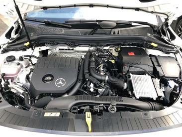 Mercedes GLA 200 Night Edition — photo 17