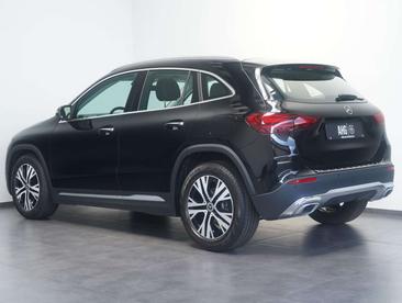 Mercedes GLA 200 AMG Line — photo 3